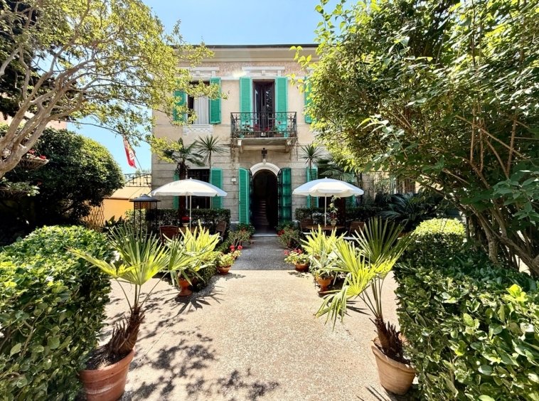 Villa in Historic Center, Viareggio, Tuscany 1 - 18025881