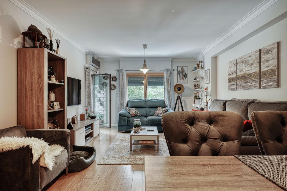 Apartment in Rio de Mouro, Lisbon, Portugal 3 - 18033029