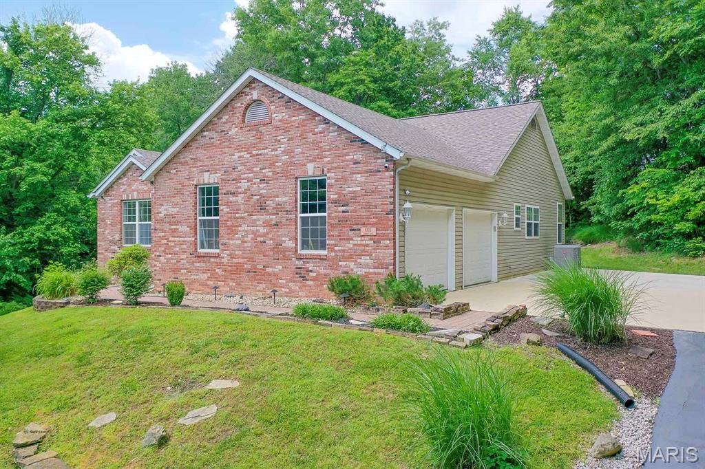 House in Edwardsville, Illinois, United States 3 - 18033437