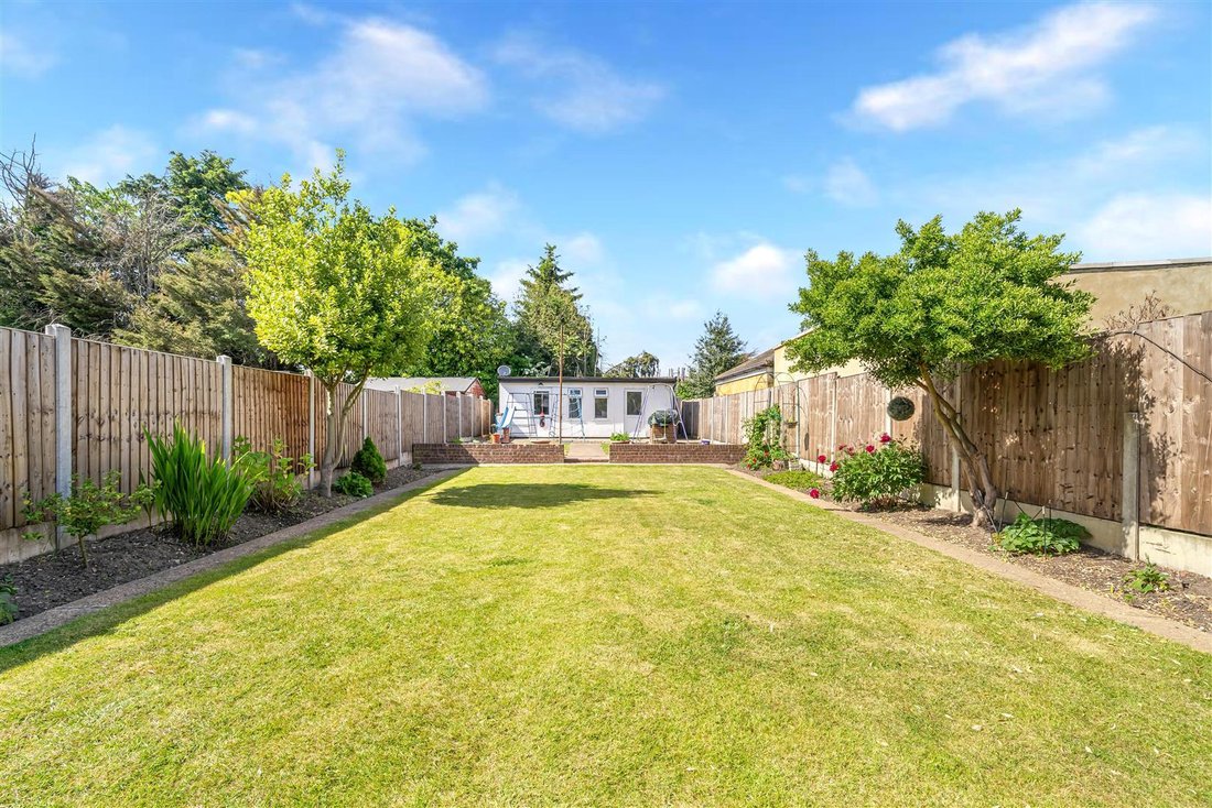 House in Goodmayes, Ilford, England 3 - 18033111