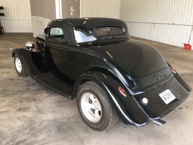 Coupe in Glendale, United States 3 - 18033489