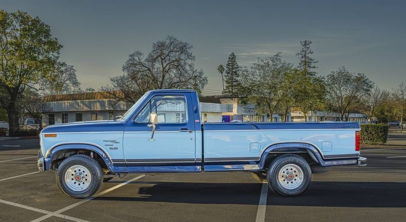 Pickup in Glendale, United States 4 - 18033416