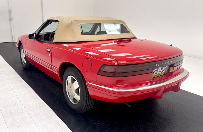 Cabriolet in Morgantown, United States 5 - 18033810