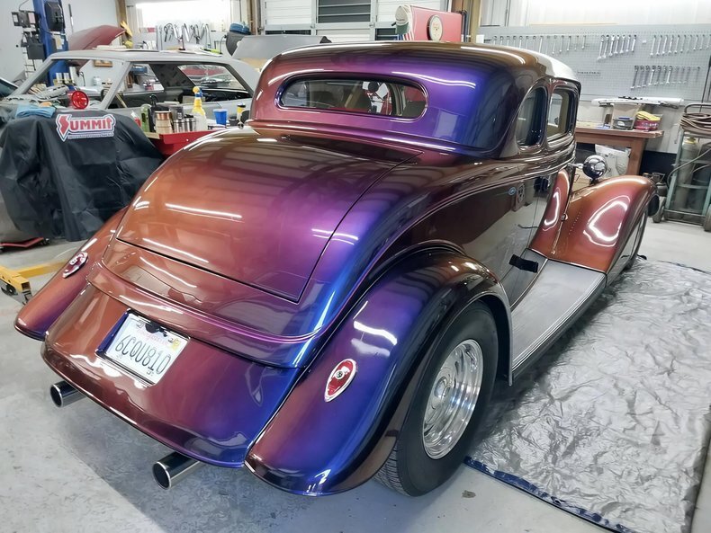 Coupe in Glendale, United States 4 - 18033427