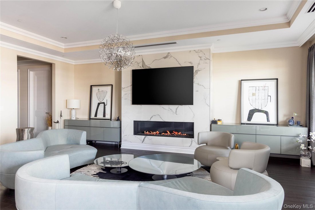Condo in Manhasset, New York, United States 2 - 18033233