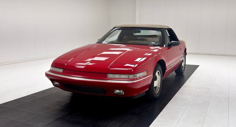 Cabriolet in Morgantown, United States 1 - 18033810
