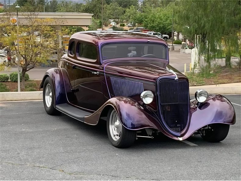Coupe in Glendale, United States 1 - 18033427