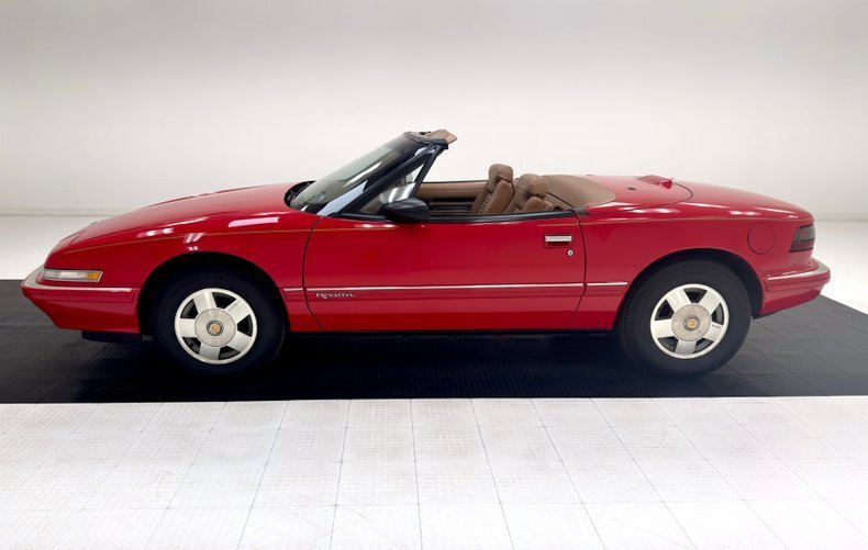 Cabriolet in Morgantown, United States 4 - 18033810