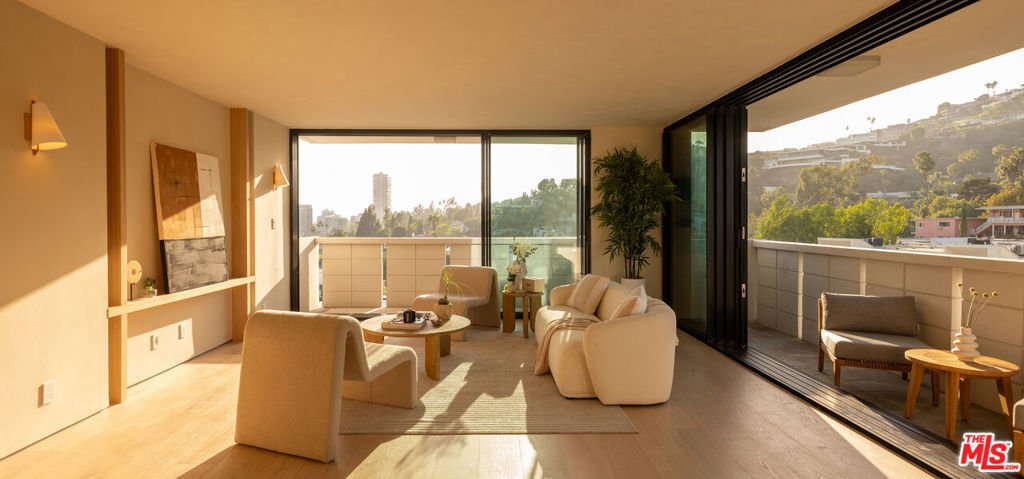 Condo in Los Angeles, California, United States 2 - 18032946