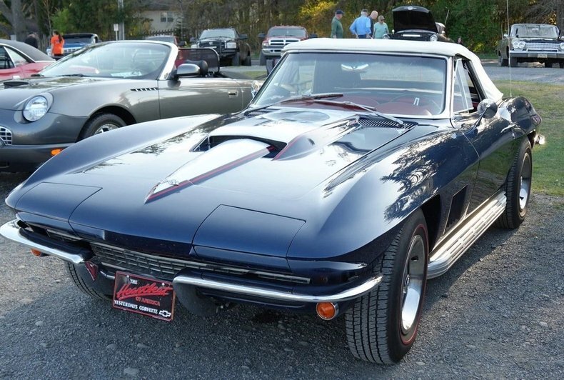 Cabriolet in Glendale, United States 1 - 17996184