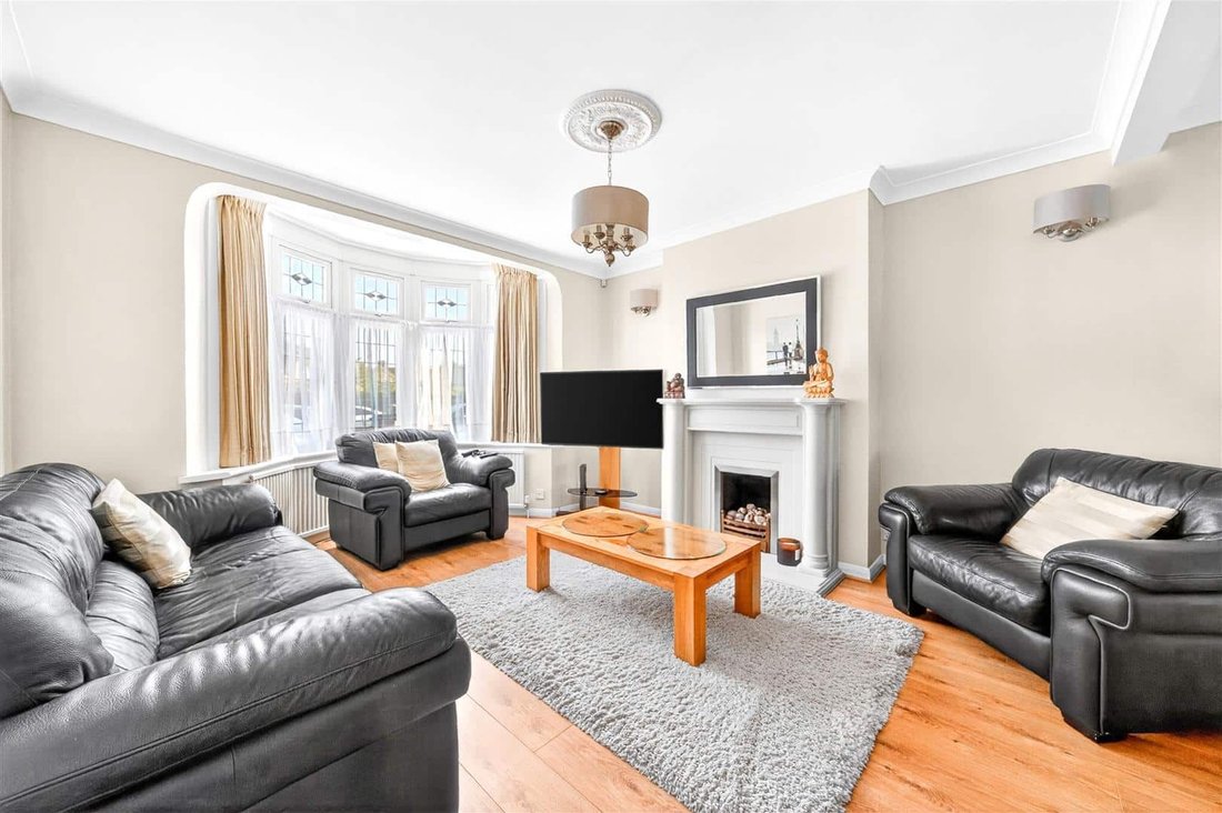 House in Goodmayes, Ilford, England 5 - 18033111