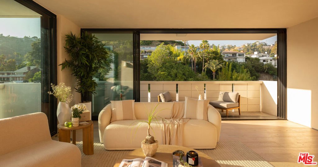 Condo in Los Angeles, California, United States 4 - 18032946