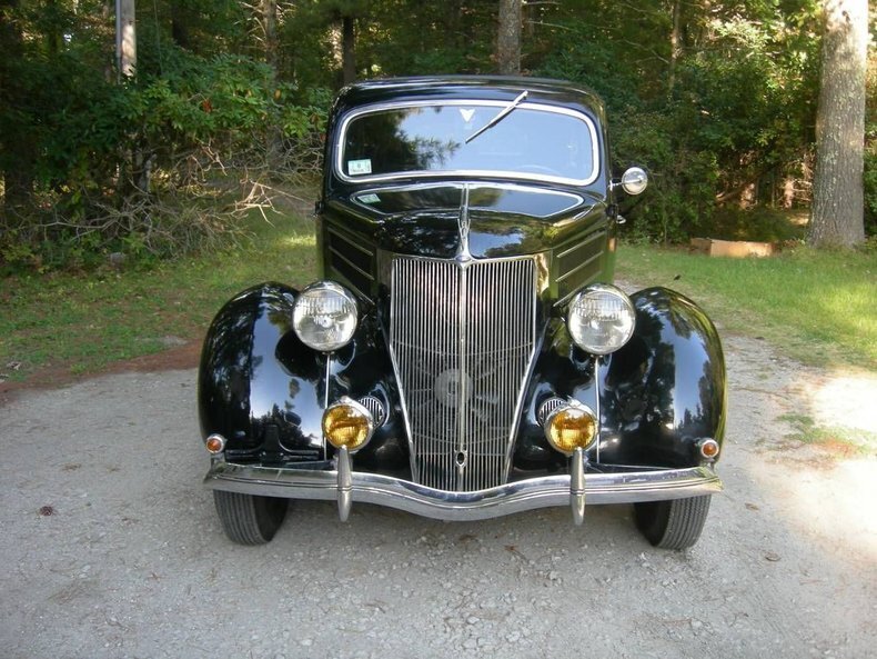Sedan in Glendale, United States 3 - 18033801