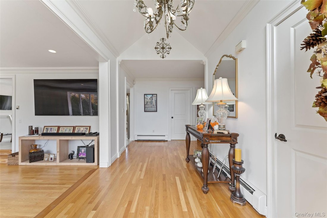 House in White Plains, New York, United States 3 - 18033197