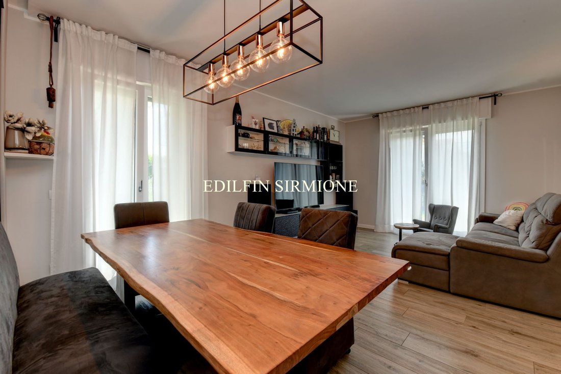 Villa in Desenzano Centro, Desenzano del Garda, Lombardy 5 - 16832625