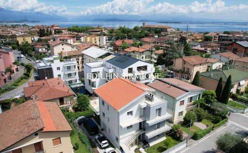 Villa in Desenzano Centro, Desenzano del Garda, Lombardy 1