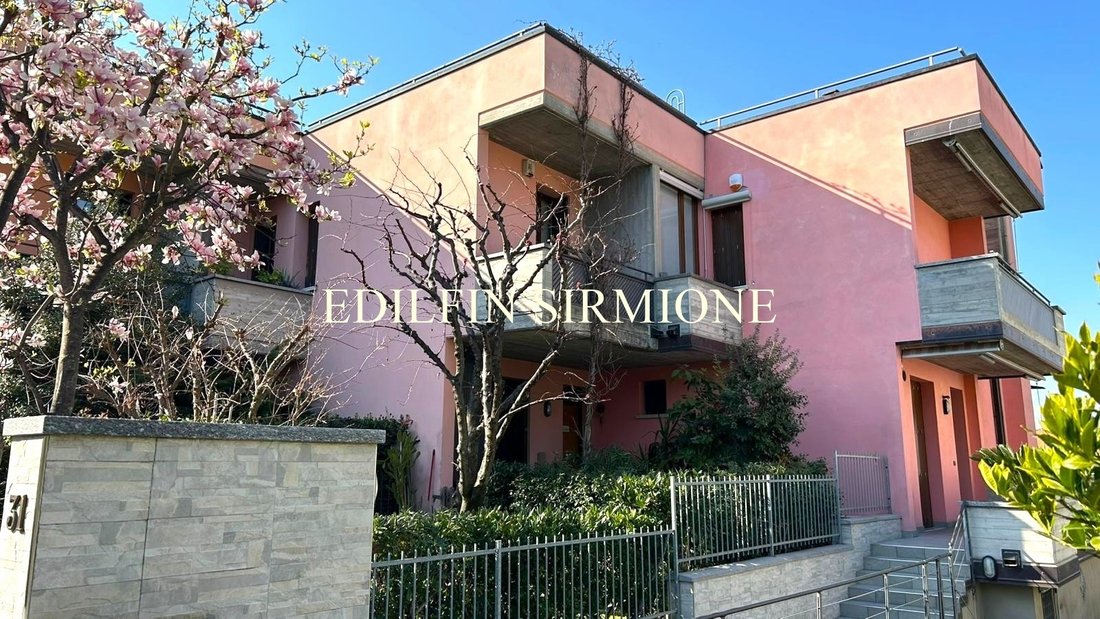 Villa in Desenzano Centro, Desenzano del Garda, Lombardy 2 - 17479569