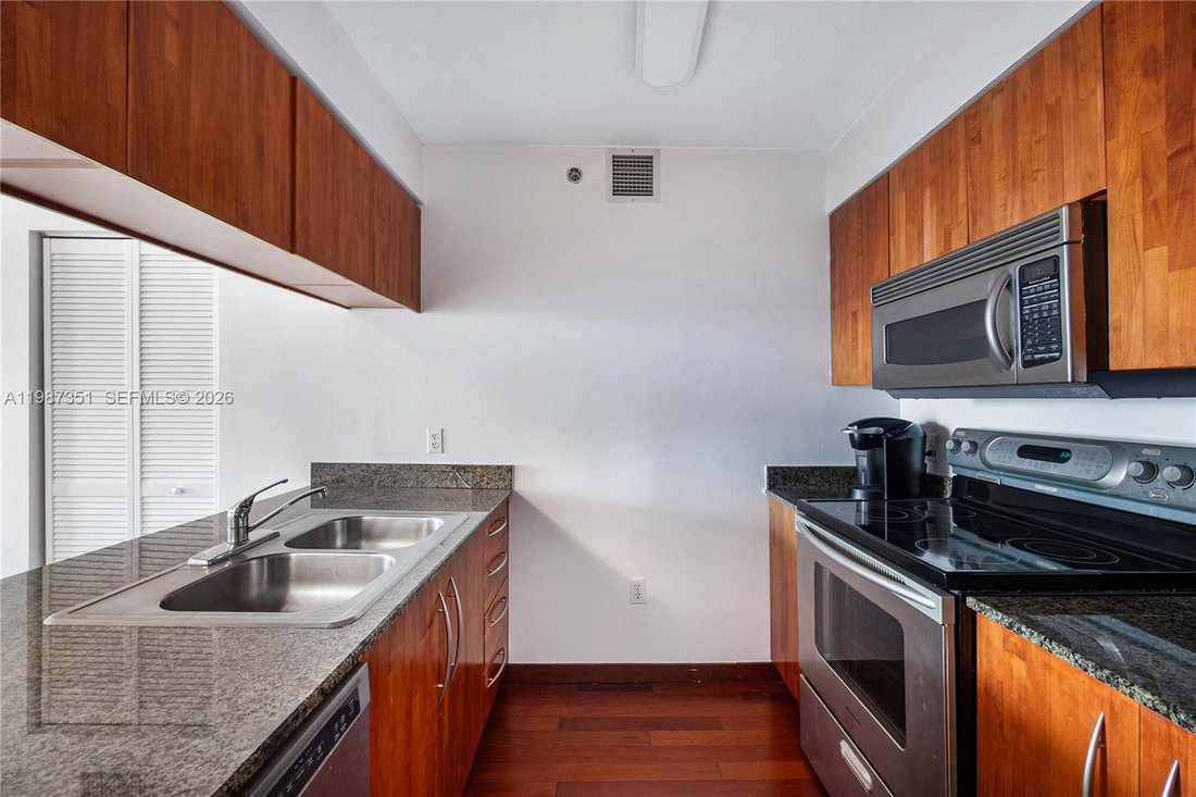 Condo in Miami, Florida, United States 5 - 17501526