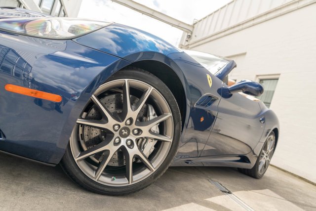 Cabriolet in Bellevue, WA, United States 4 - 17691005