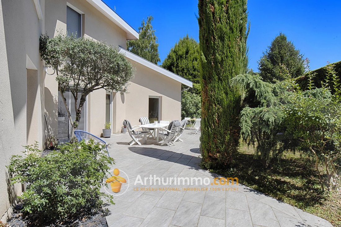 House in Ruy-Montceau, Auvergne-Rhône-Alpes, France 1 - 18034476