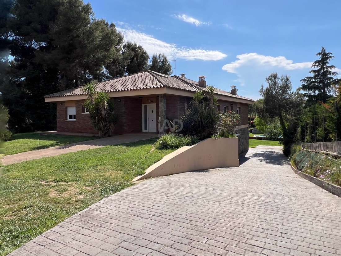 Townhouse in Sabadell, Catalonia, Spain 1 - 18035348