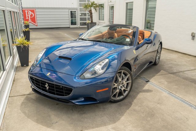 Cabriolet in Bellevue, WA, United States 3 - 17691005
