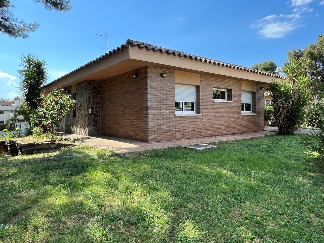 Townhouse in Sabadell, Catalonia, Spain 2 - 18035348