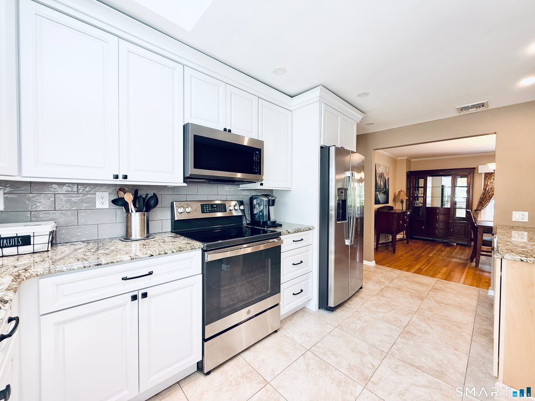 House in Stamford, Connecticut, United States 4 - 18033871