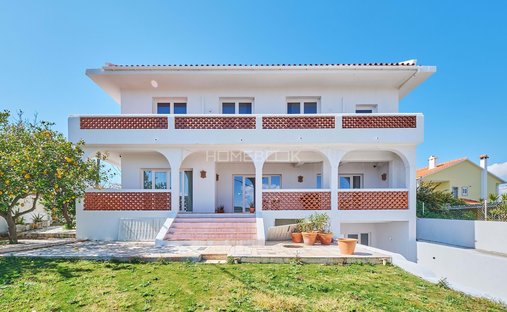 Villa in Charneca de Caparica e Sobreda, Setubal, Portugal 1