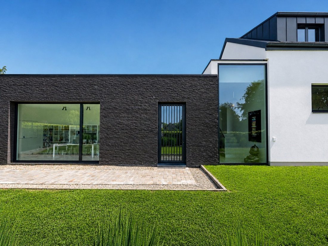 Villa in Sint-Genesius-Rode, Flanders, Belgium 2 - 18024098