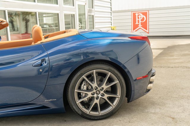 Cabriolet in Bellevue, WA, United States 5 - 17691005