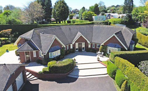 Bungalow in Bromsgrove, England 1