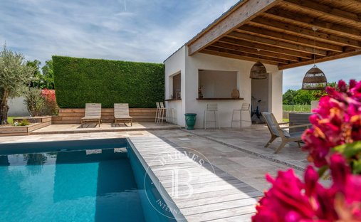 House in Saint-Pierre-de-Chandieu, Auvergne-Rhône-Alpes, France 1