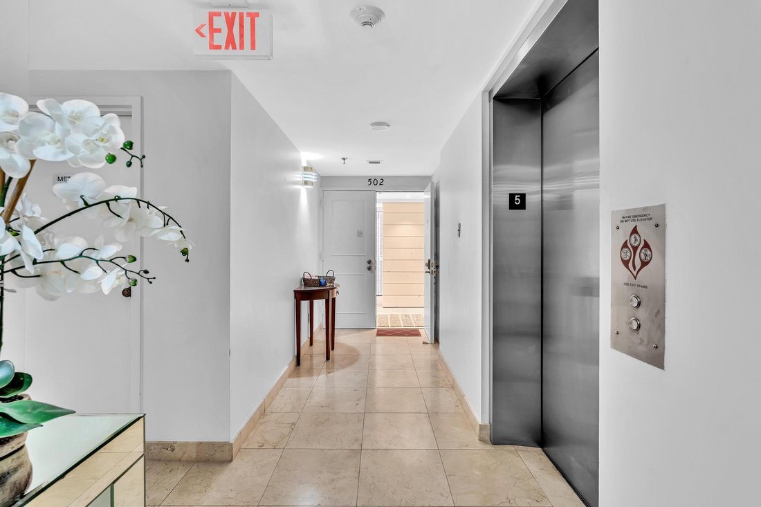 Condo in Boca Raton, Florida, United States 5 - 18033704