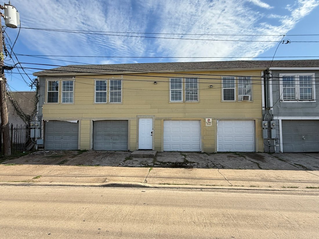 Houston, Texas, United States 4 - 18034763