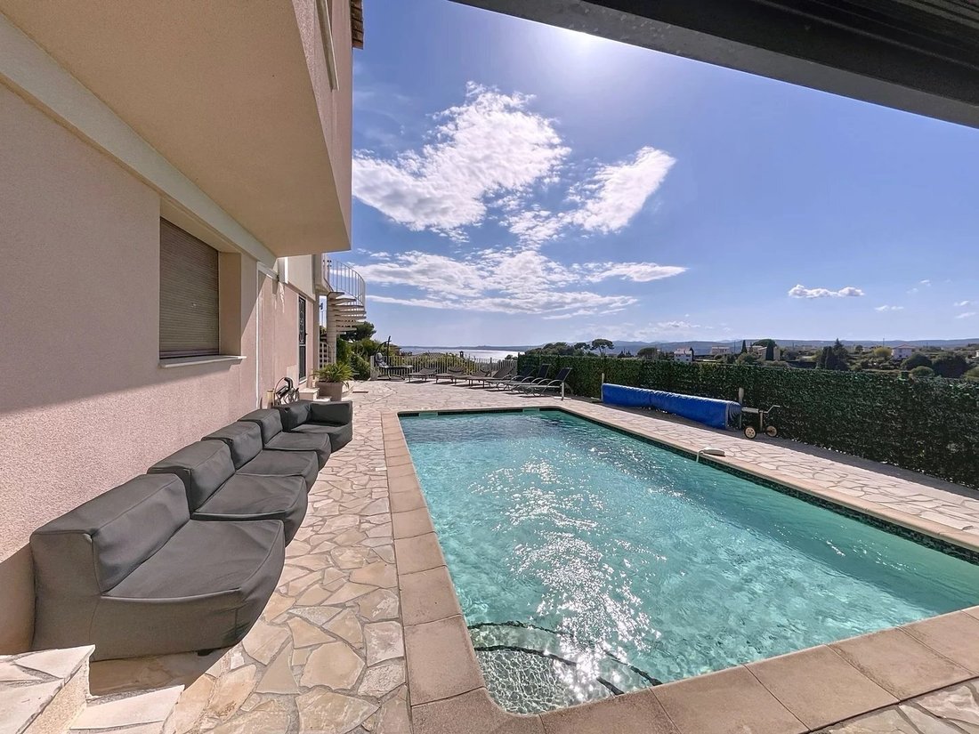 House in Saint-Laurent-du-Var, Provence-Alpes-Côte d'Azur, France 3 - 18034375