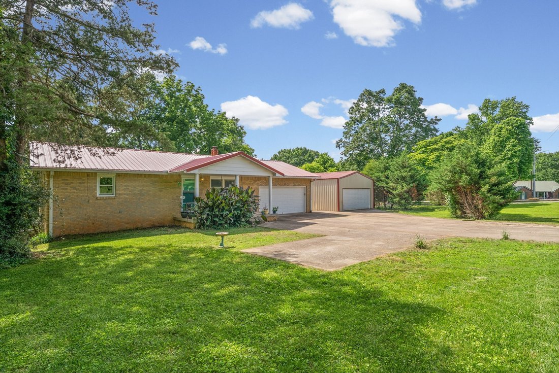 House in Dover, Tennessee, United States 2 - 18033665