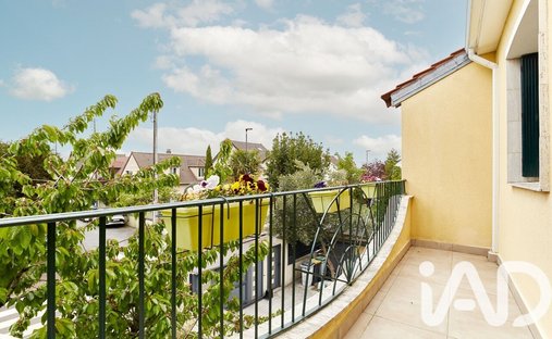 House in Plateau-Mont Valérien, Rueil-Malmaison, France 1