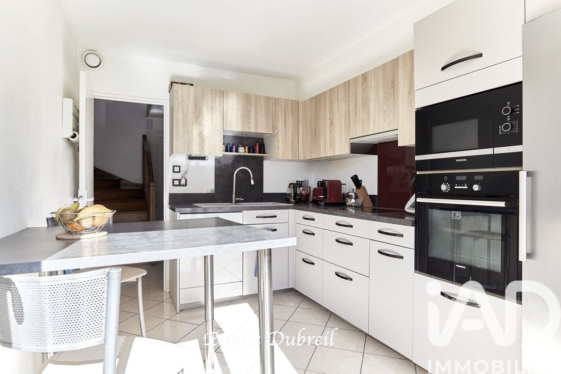House in Montigny-le-Bretonneux, Ile-de-France, France 3 - 18038552