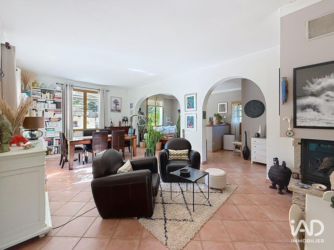 House in Trets, Provence-Alpes-Côte d'Azur, France 5 - 18038667