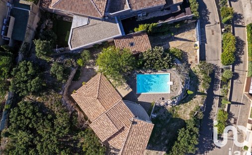 House in Charbonnières-Montagnié, Villeneuve-lès-Avignon, France 1