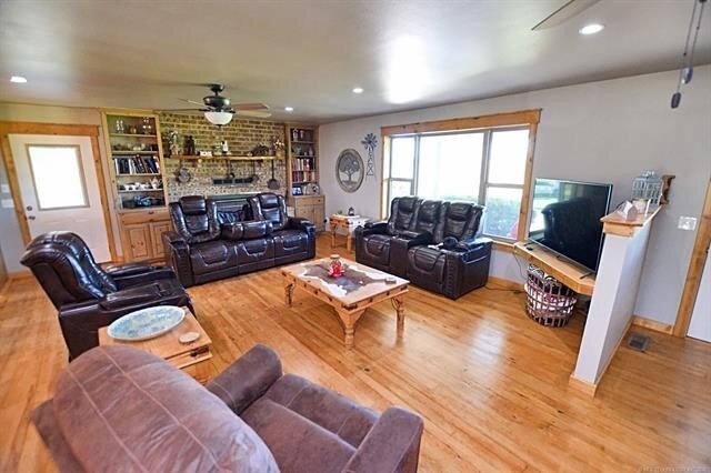 Farm Ranch in Tahlequah, Oklahoma, United States 5 - 18034086