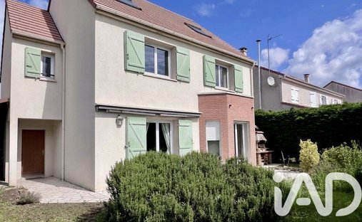 House in Champs de Villars, Acheres, France 1