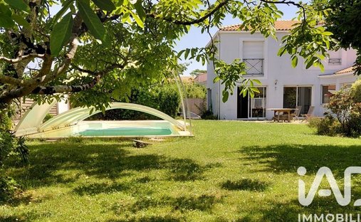 House in Saint-Sebastien-sur-Loire, Pays de la Loire, France 1
