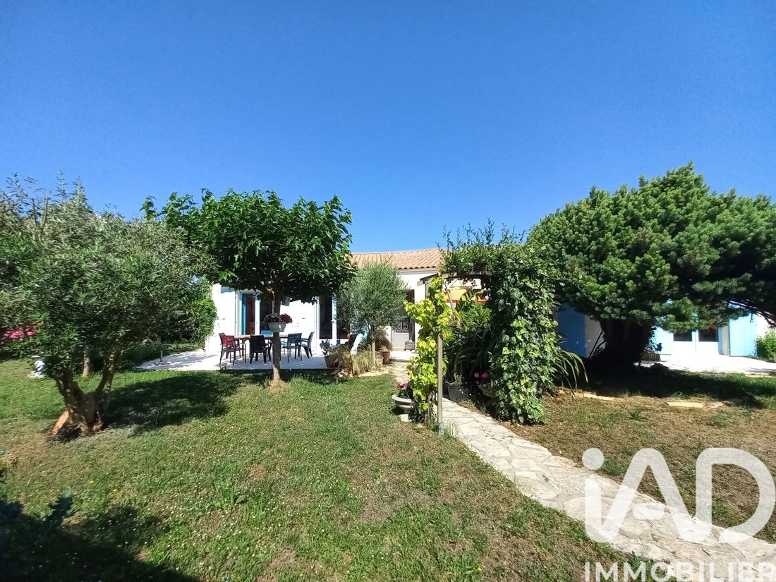 House in Dolus-d'Oleron, Nouvelle-Aquitaine, France 1 - 18038609