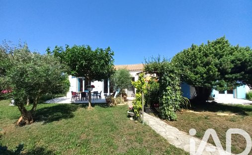 House in Dolus-d'Oleron, Nouvelle-Aquitaine, France 1