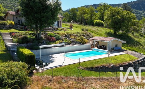 House in Serrières-sur-Ain, Auvergne-Rhône-Alpes, France 1