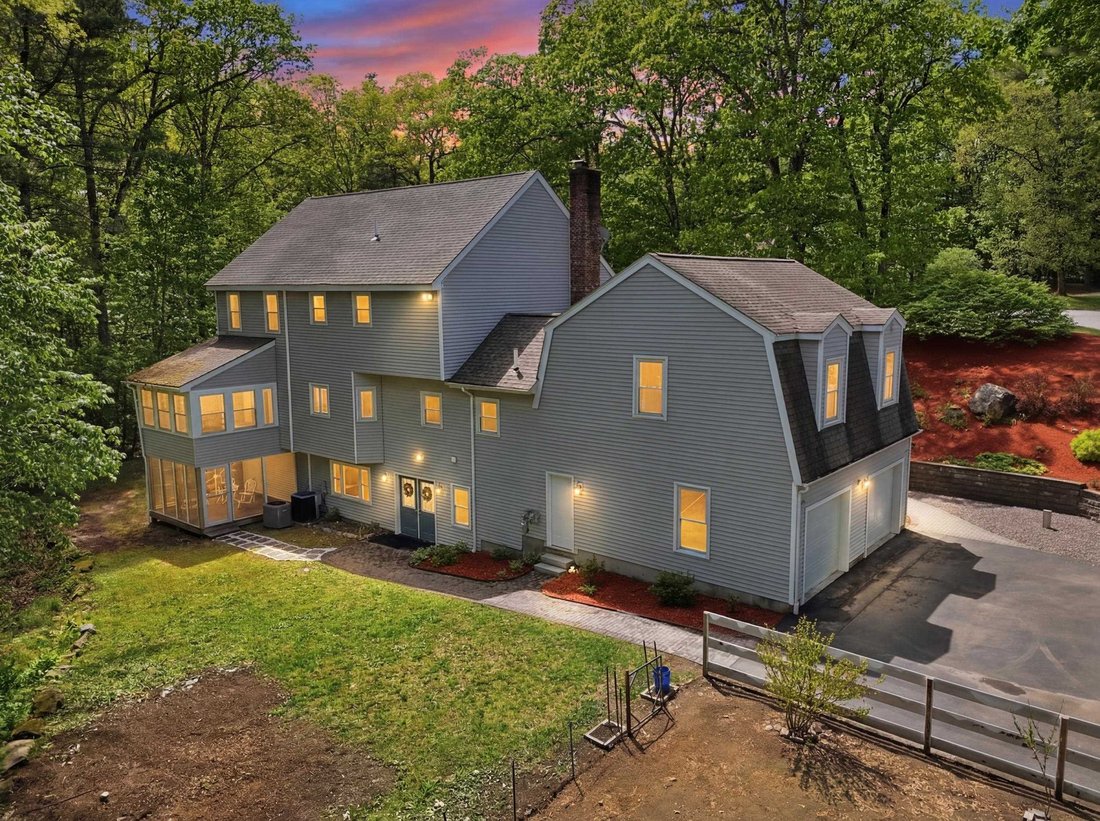 House in Londonderry, New Hampshire, United States 3 - 18034802