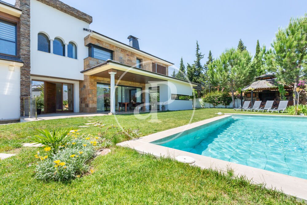 Villa in la Pobla de Vallbona, Valencian Community, Spain 1 - 18034147