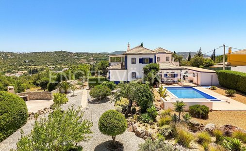 Villa in Loule (Sao Clemente), Algarve, Portugal 1
